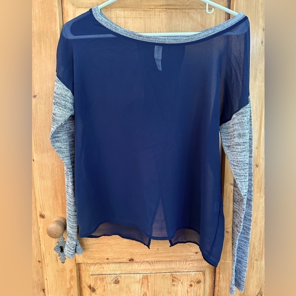 Aeropostale Sheer Split Back Shirt In Navy Size Small Long Sleeves